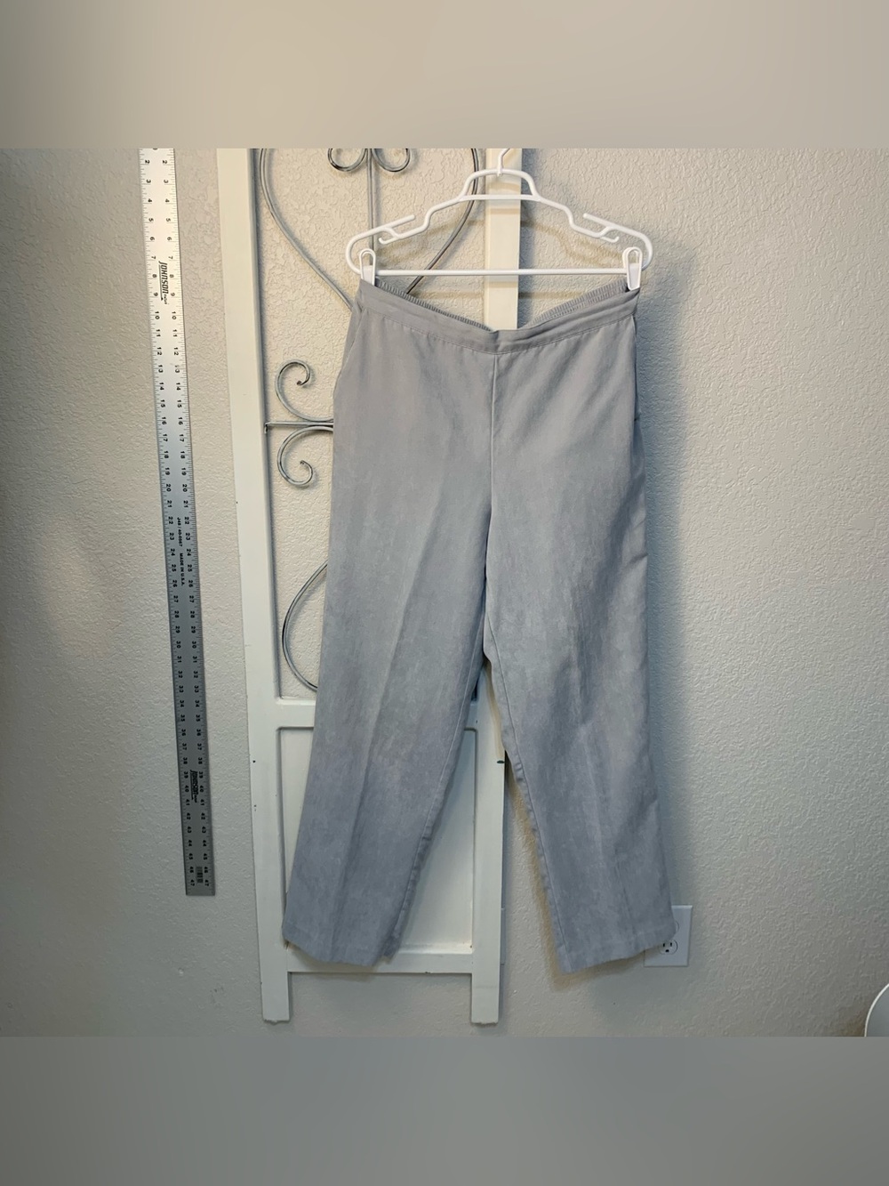 Alfred Dunner Light Gray Straight-Leg pants